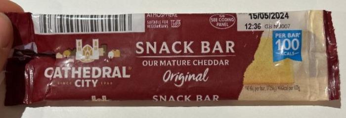 Fotografie - Snack Bar Our Mature Cheddar Original Cathedral City