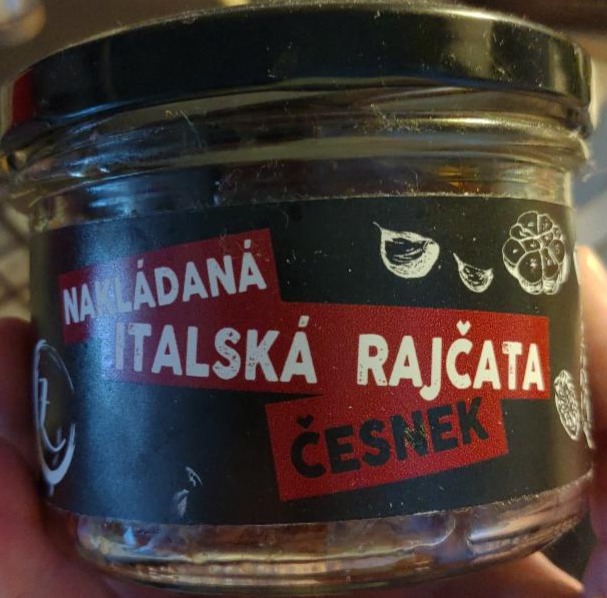 Fotografie - Nákladaná italská rajčata, česnek Zach's pesto & chilli