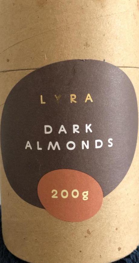 Fotografie - Dark almonds Lyra