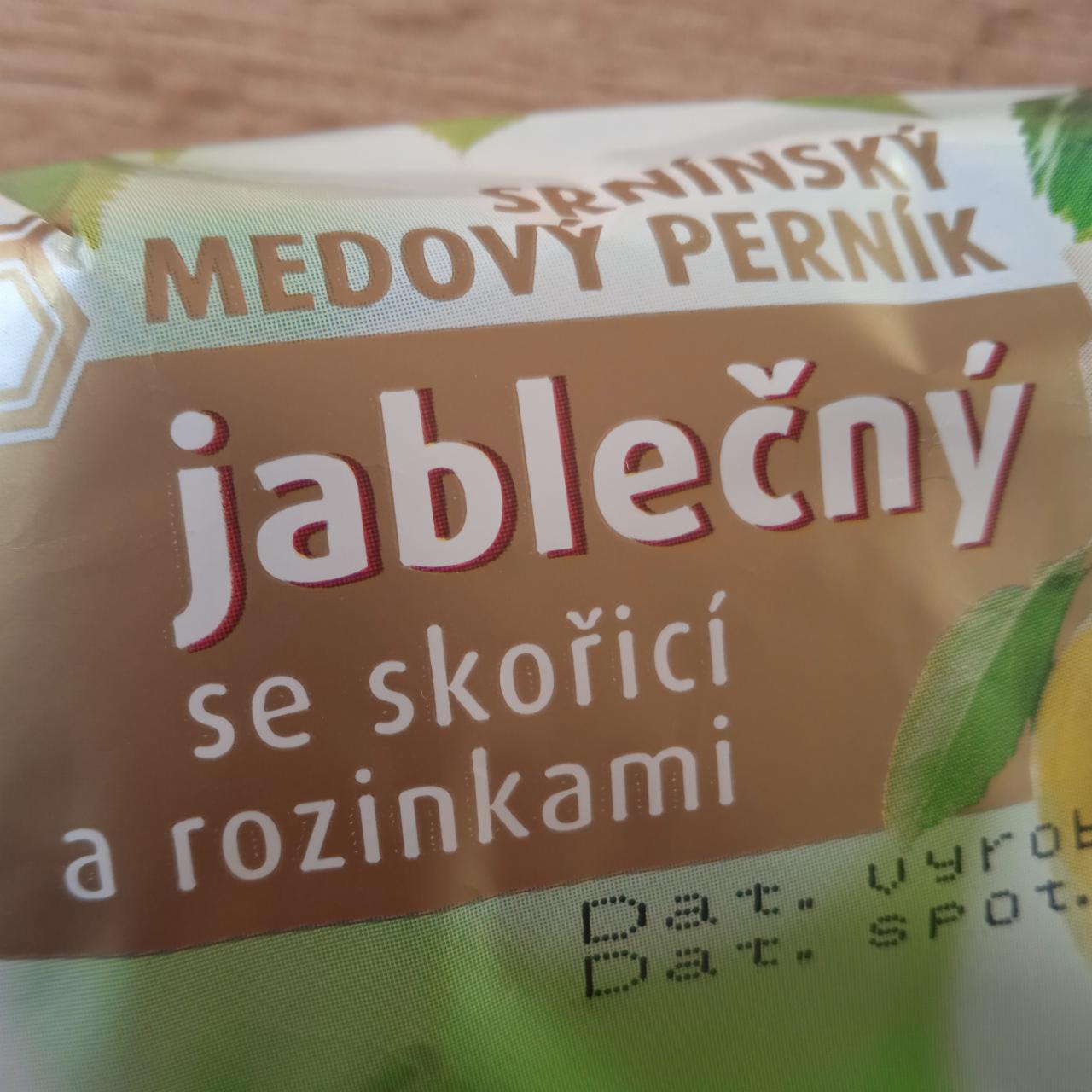 Fotografie - Srnínský medový perník jablečný se skořicí a rozinkami