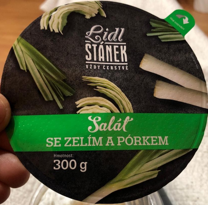 Fotografie - Salát se zelím a pórkem LIDL Stánek