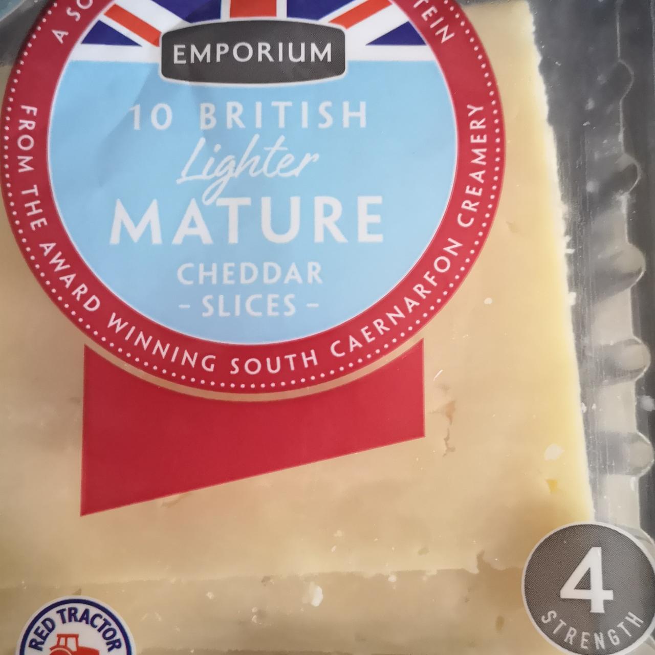 Fotografie - British lighter mature cheddar Slices Emporium