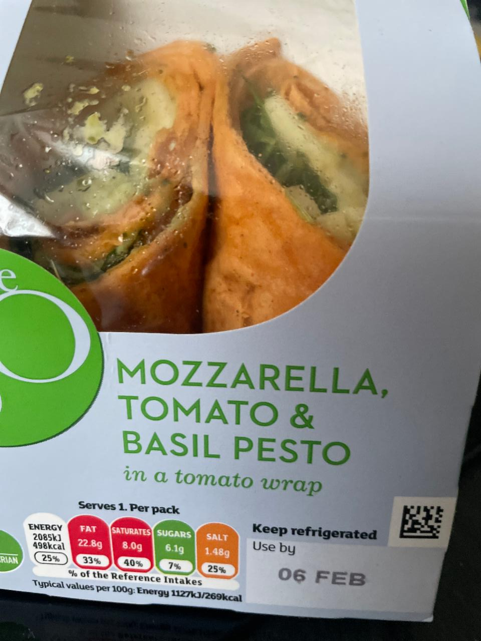 Fotografie - Mozzarella,Tomato & Basil pesto On the go