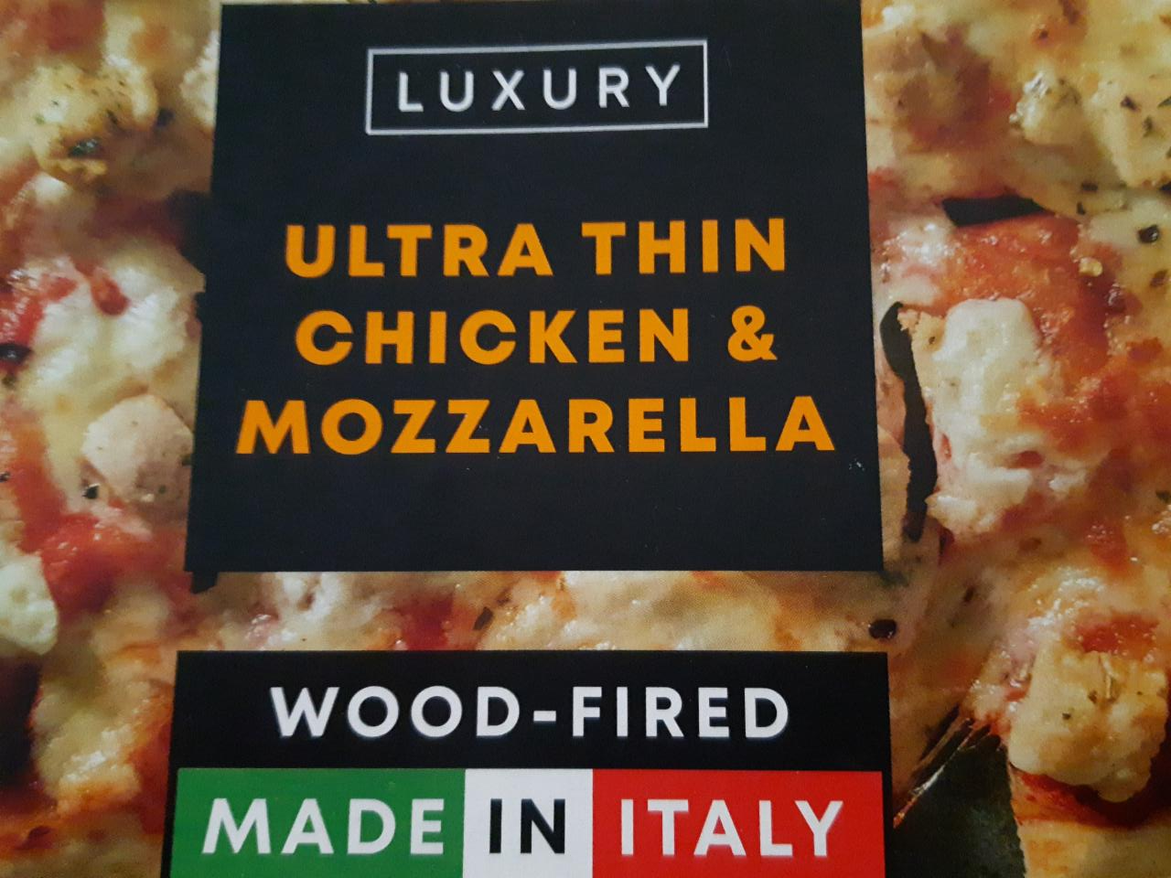 Fotografie - Luxury ultra thin chicken & mozzarella Iceland