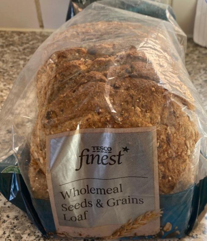 Fotografie - Wholemeal Seeds & Grains Loaf Tesco finest