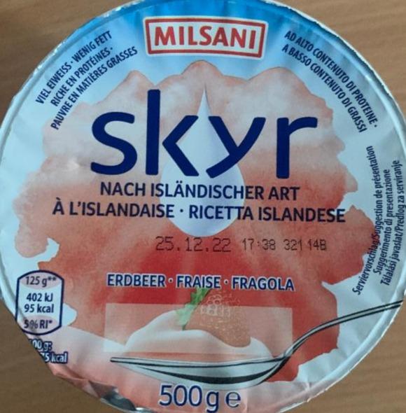 Fotografie - Skyr nach isländischer art Erdbeer Milsani