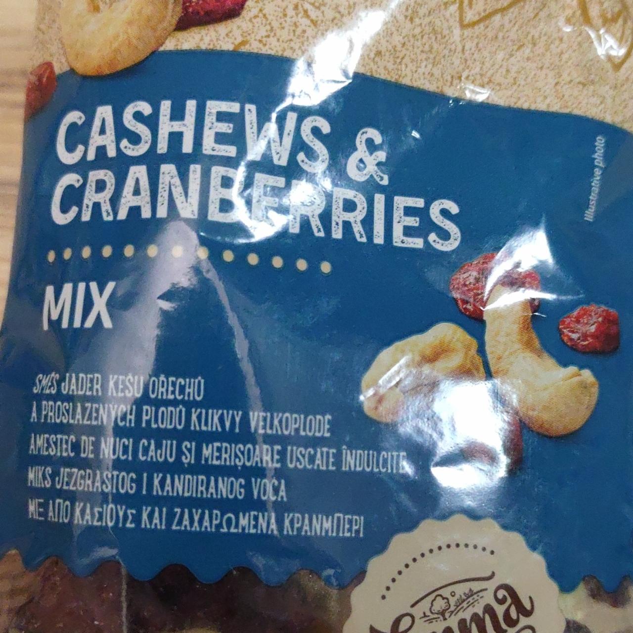 Fotografie - Cashews & cranberries mix Emma Grown For Good