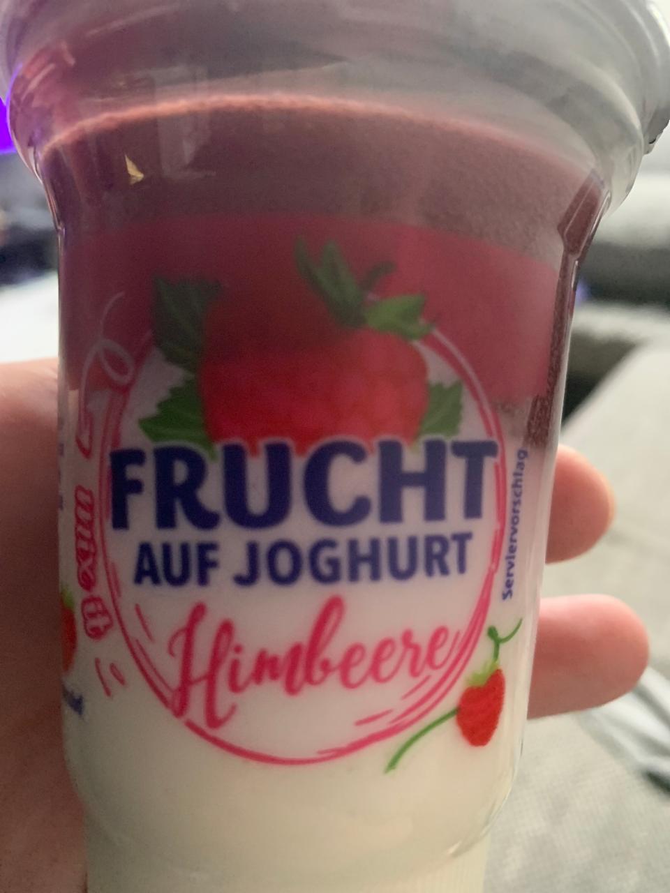 Fotografie - Frucht auf joghurt himbeere Landliebe