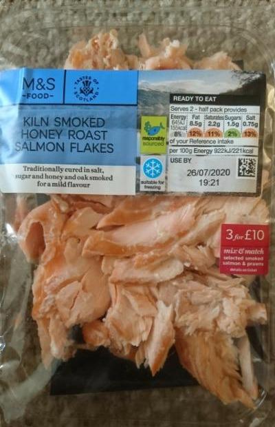 Fotografie - Kiln smoked honey roast salmon flakes Marks & Spencer