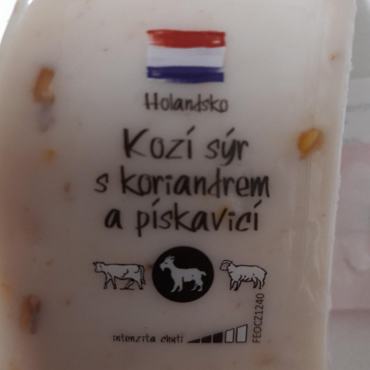 Fotografie - Kozí sýr s pískavicí a koriandrem, zrající, Kaufland