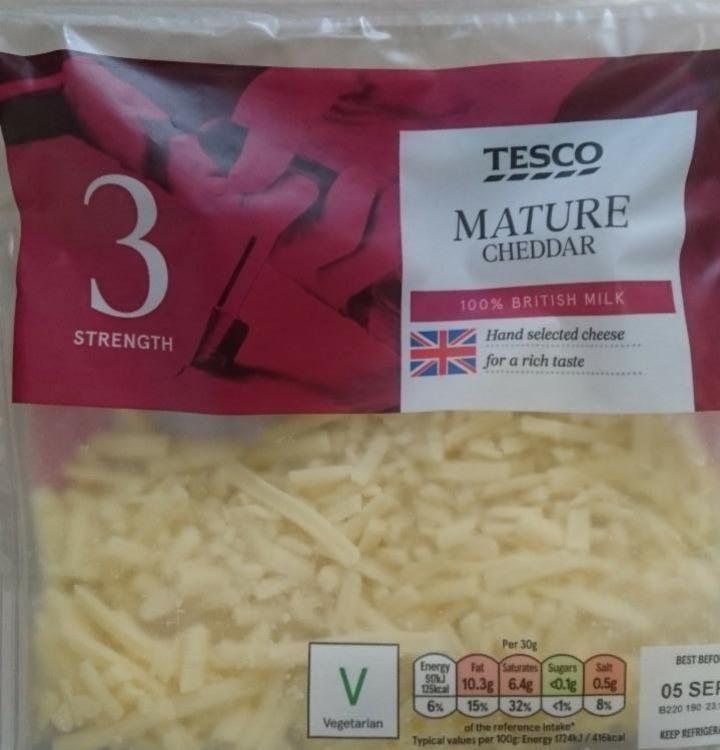 Fotografie - Mature Cheddar strouhaný sýr Tesco