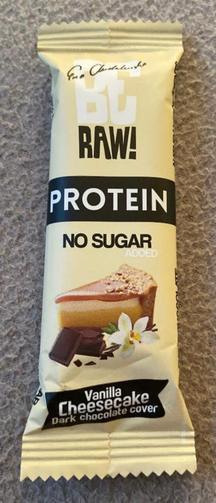 Fotografie - Protein no sugar added vanilla cheesecake dark chocolate cover BeRaw!