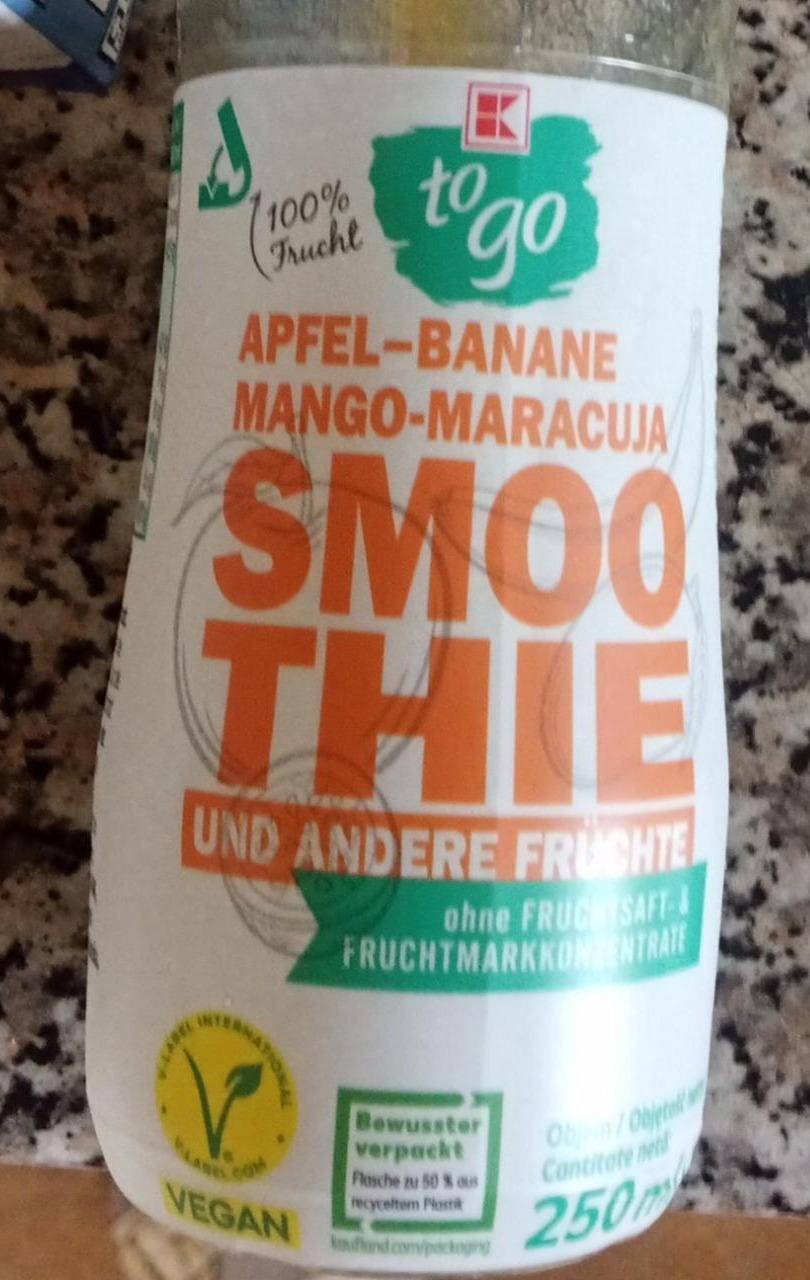 Fotografie - Apfel-banane mango-maracuja smothie und andere früchte K-to go