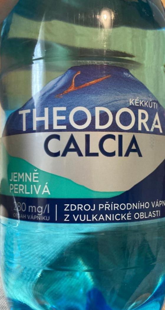 Fotografie - Theodora Kékkúti Calcia jemně perlivá