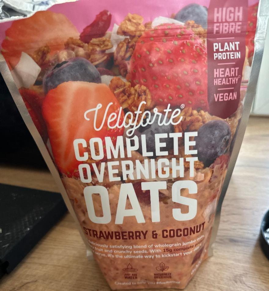 Fotografie - Complete overnight oats strawberry coconut Veloforte