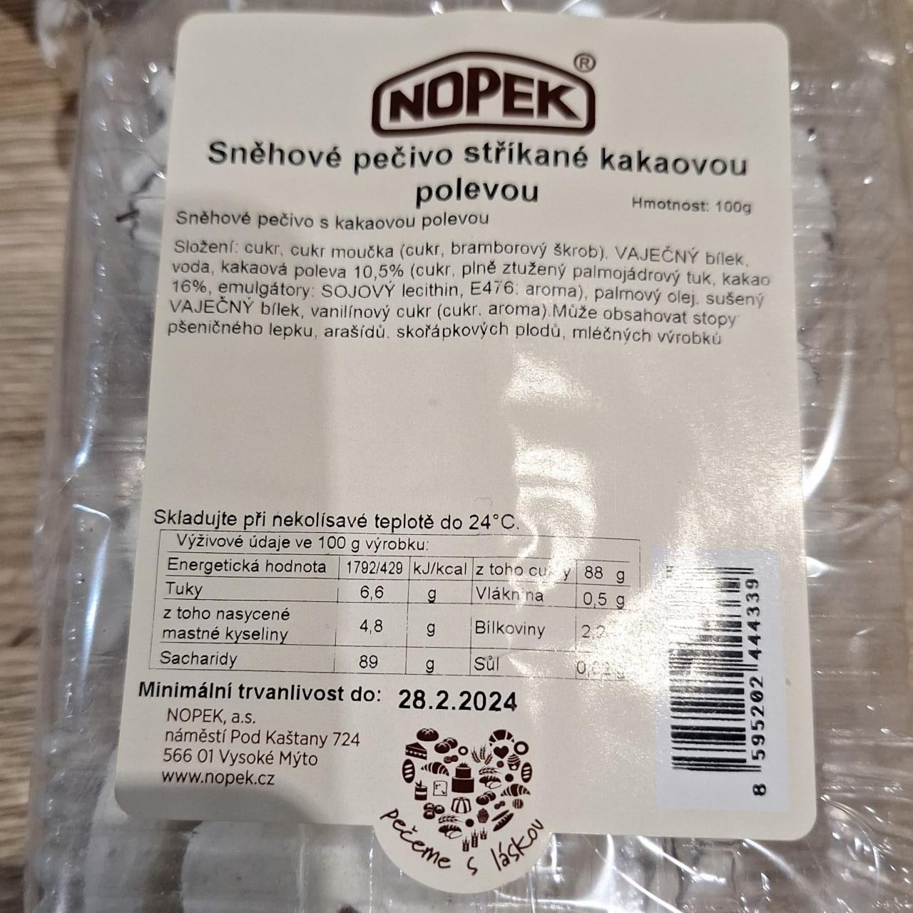 Fotografie - Sněhové pečivo stříkané kakaovou polevou Nopek