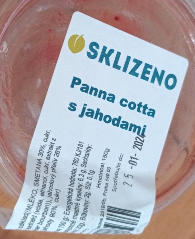 Fotografie - Panna cotta s jahodami Sklizeno