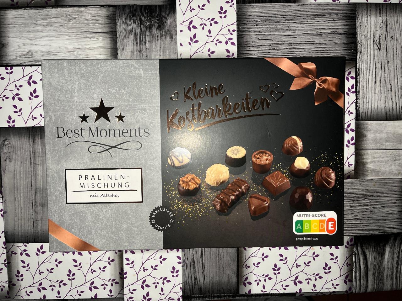 Fotografie - Kleine Kostbarkeiten Pralinen Mischung mit Alkohol Best Moments