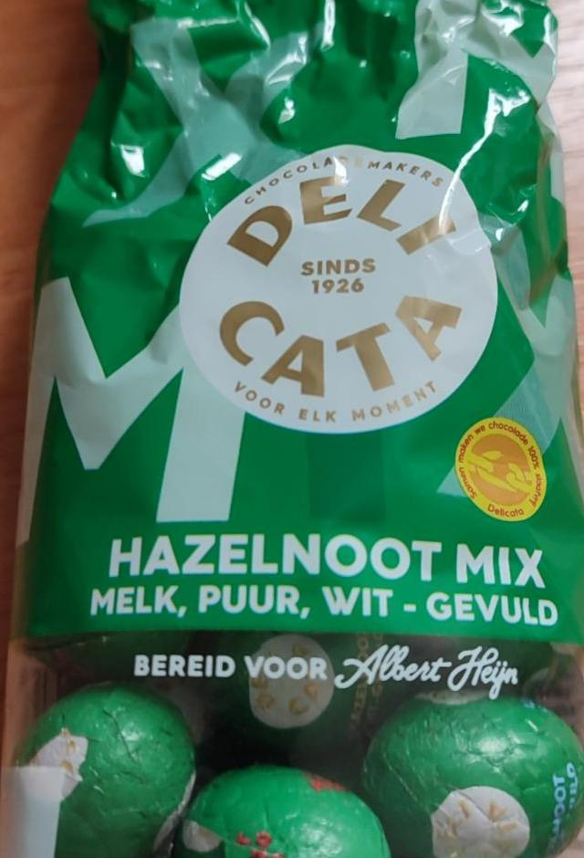 Fotografie - Hazelnoot mix melk, puur, wit-gevuld Delicata