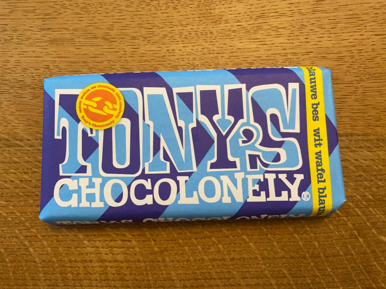 Fotografie - Bes wit wafel blauwe (bílá čokoláda, vafle a borůvky) Tonny´s chocolonely