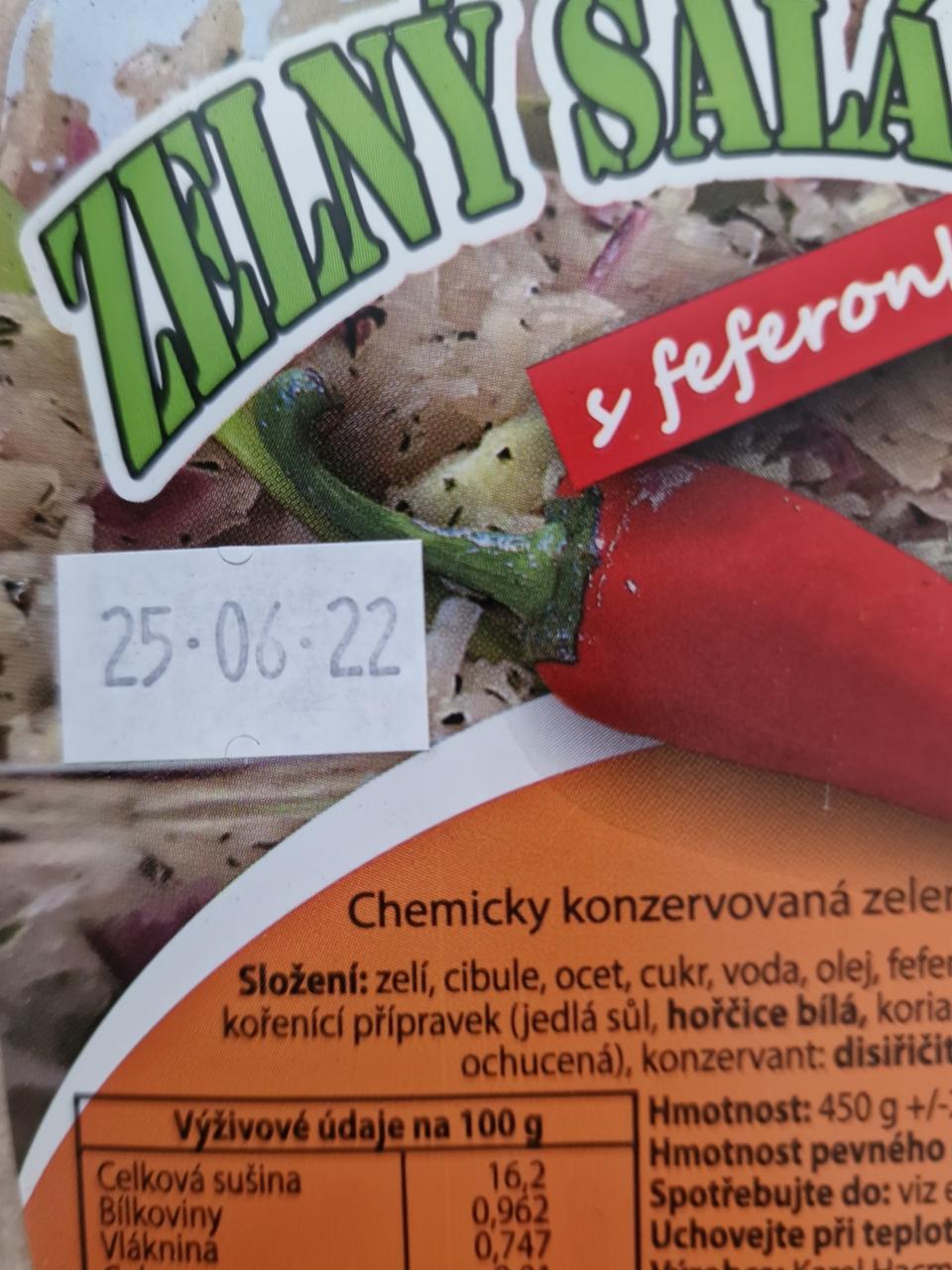 Fotografie - zelný salát s feferonkou 2