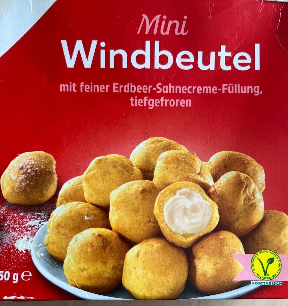 Fotografie - Mini Windbeutel mit feiner Erdbeer-SahneCreme-Füllung K-Classic