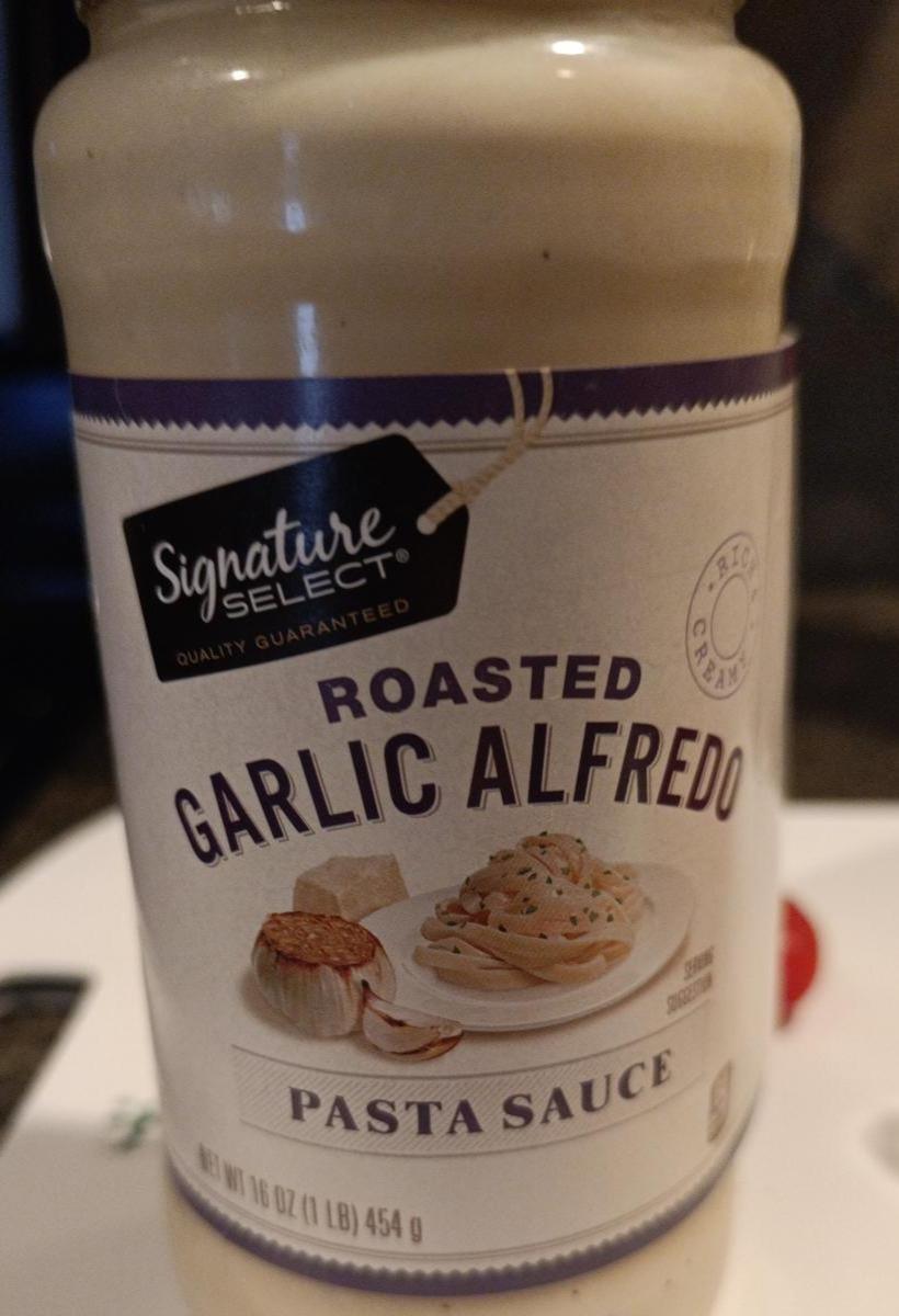 Fotografie - Roasted garlic alfredo pasta sauce Signature Select