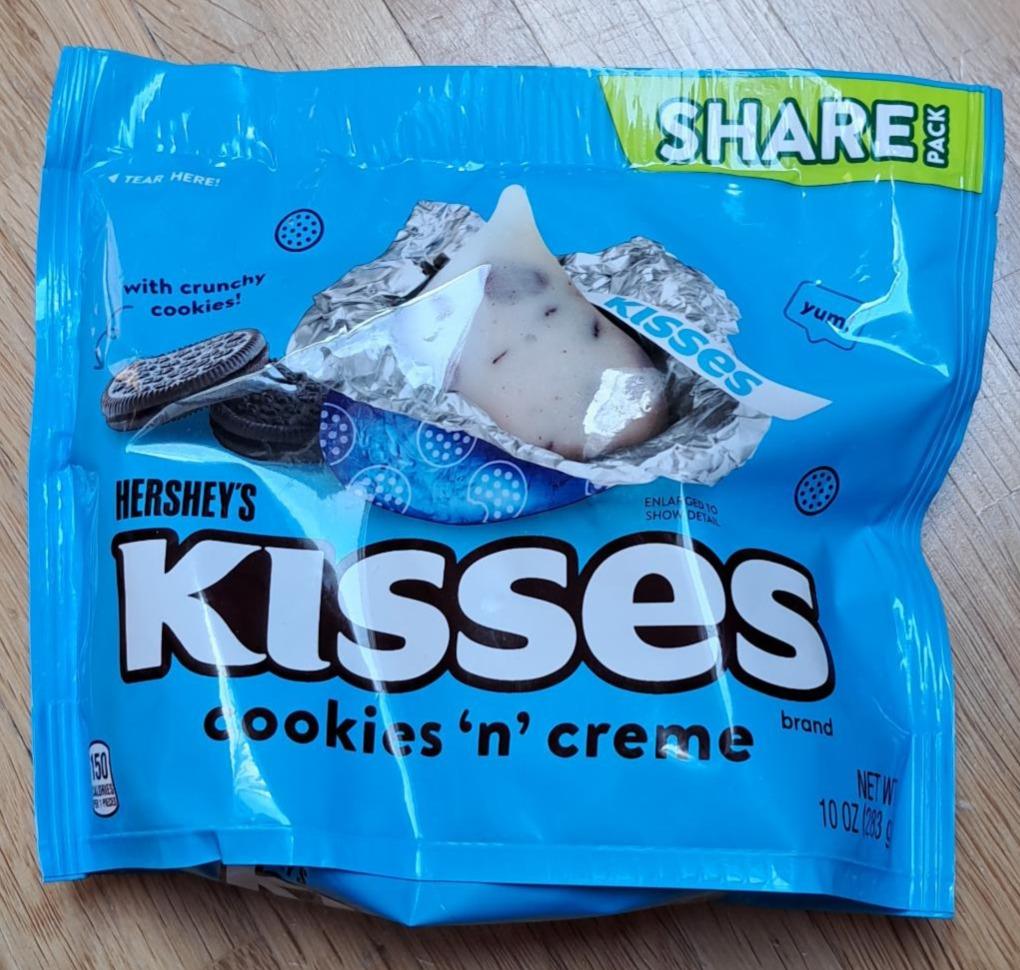 Fotografie - Kisses cookies 'n' creme Hershey's