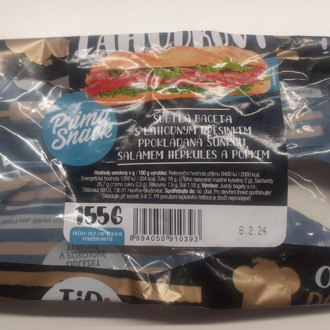 Fotografie - Světlá bageta s lahodným dresinkem prokládaná šunkou, salámem a porkem Prima snack