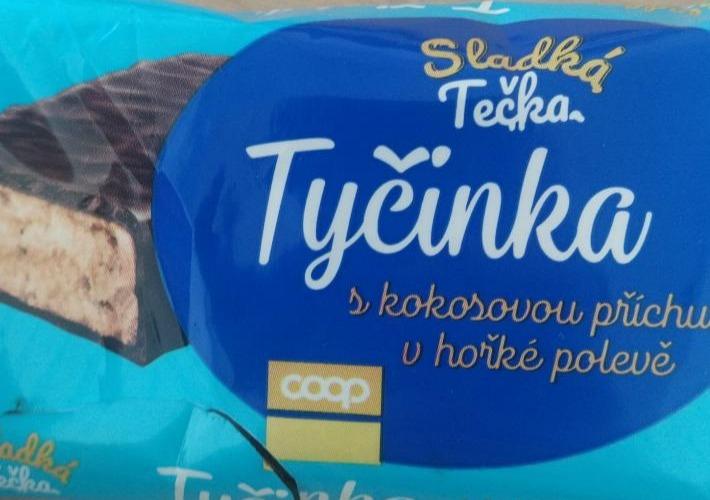 Fotografie - Sladká tečka. Tyčinka s kokosovou příchutí v hořké podobě coop