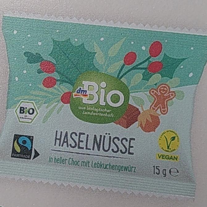 Fotografie - Haselnüsse in heller Choc mit Lebkuchengewürz dmBio Vegan