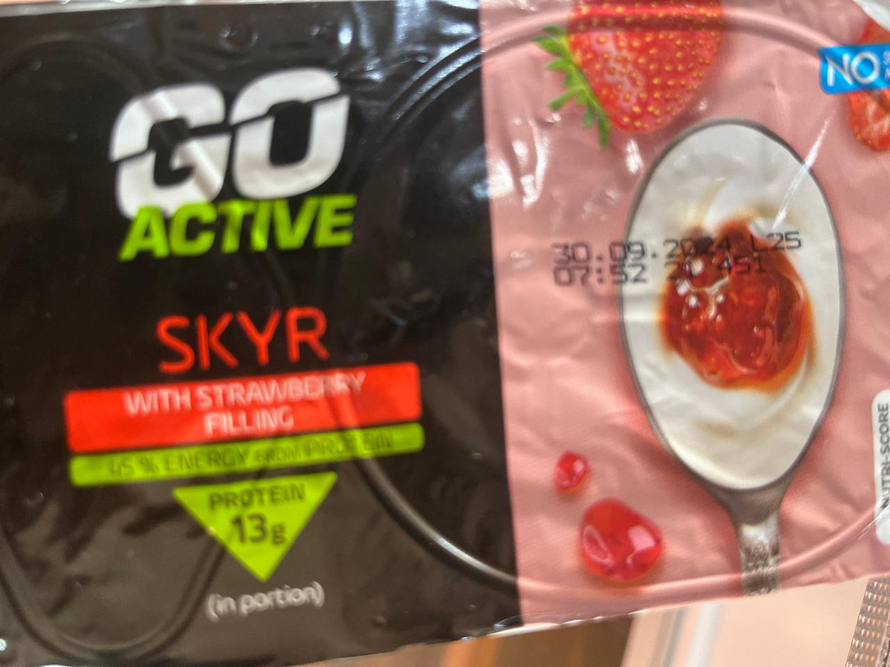 Fotografie - Skyr with strawberry filling Go Active