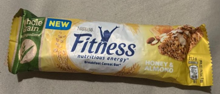 Fotografie - Fitness honey & almond breakfast cereal bar Nestlé