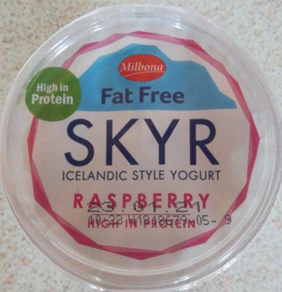 Fotografie - Fat free Skyr Icelandic Style Yogurt Raspberry Milbona