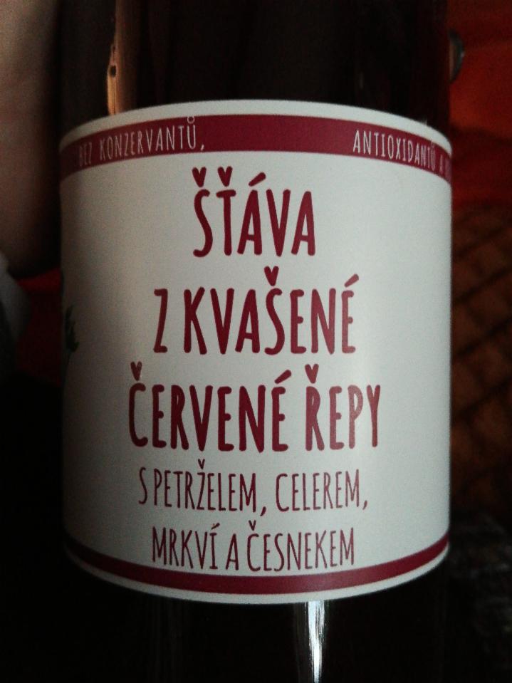 Fotografie - Šťáva z kvašené červené řepy s petrželem, celerem, mrkví a česnekem