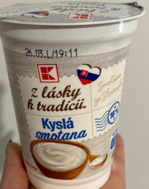 Fotografie - Kyslá smotana 16% Z lásky k tradícii Kaufland