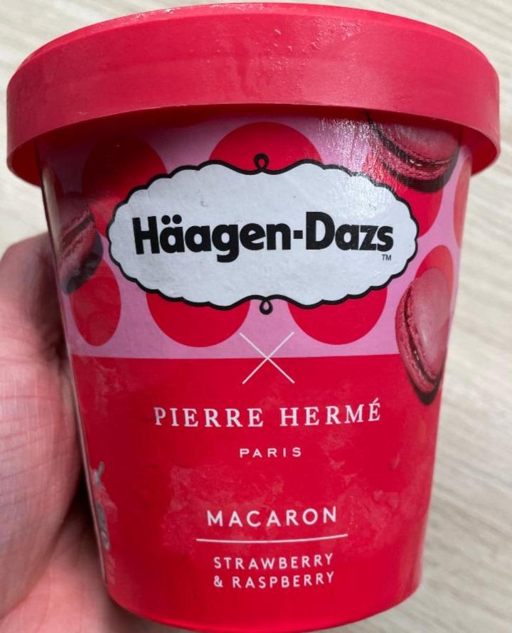 Fotografie - Pierre Hermé Paris Macaron Strawberry & Raspberry Häagen-Dazs