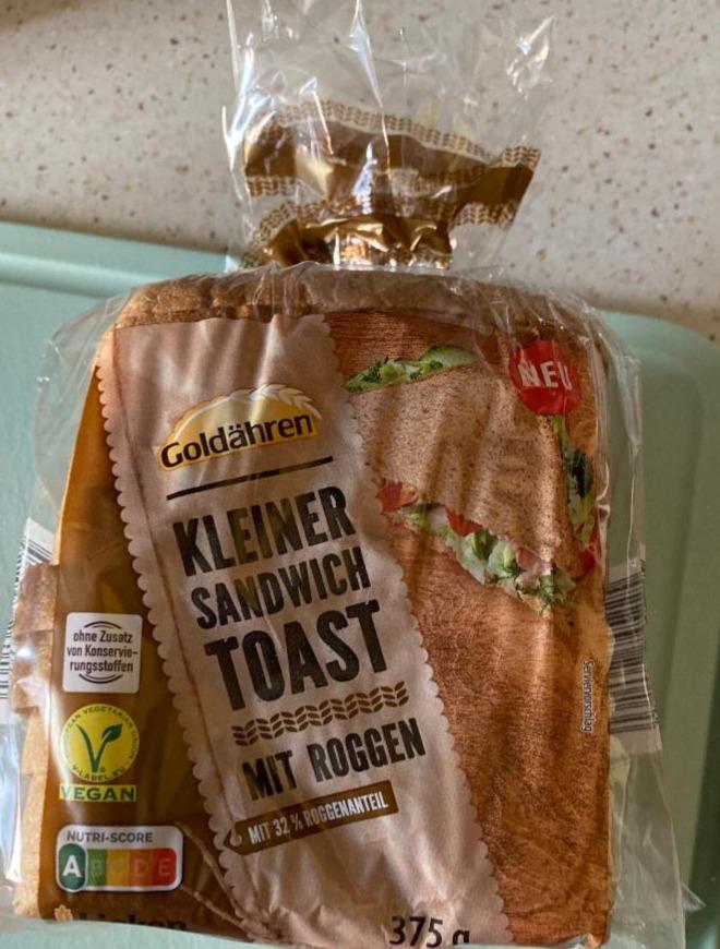 Fotografie - Kleiner Sandwich Toast mit Roggen