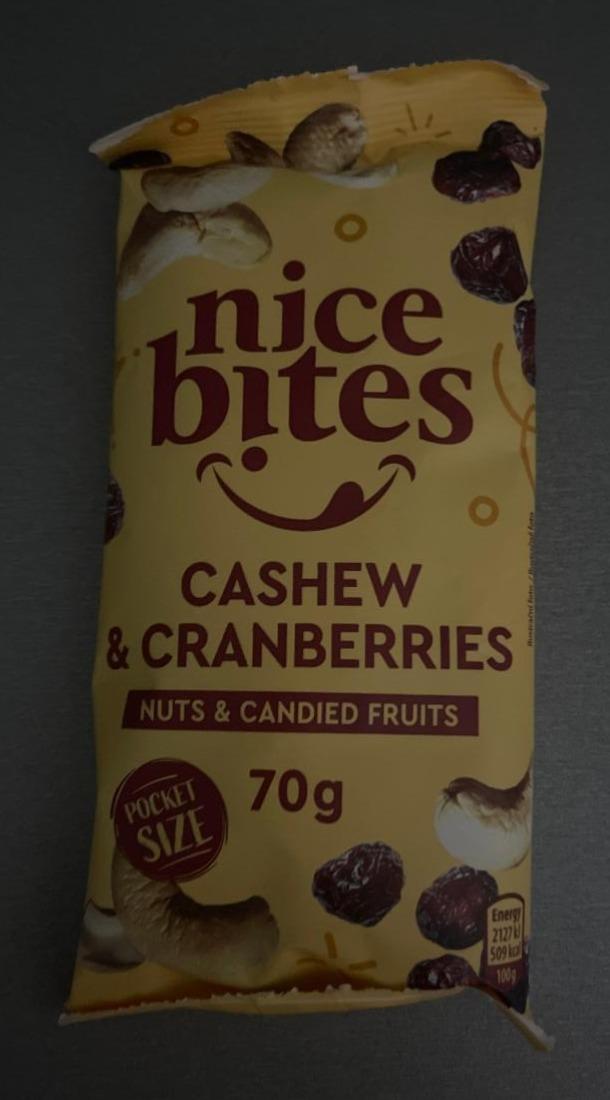 Fotografie - Cashew & cranberries Nice Bites