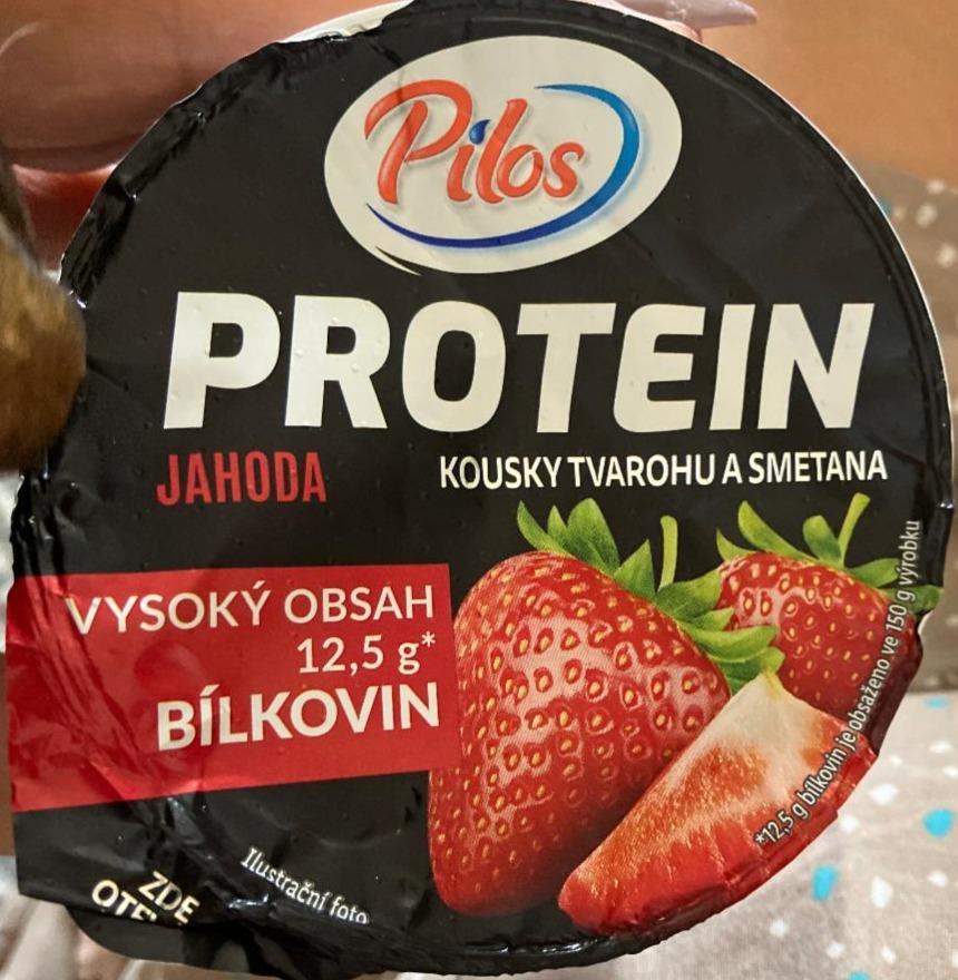 Fotografie - Protein kousky tvarohu a smetana Jahoda Pilos