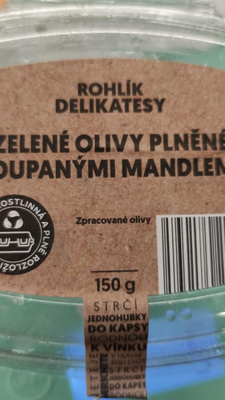 Fotografie - Zelené olivy plněné loupanými mandlemi Rohlík delikatesy