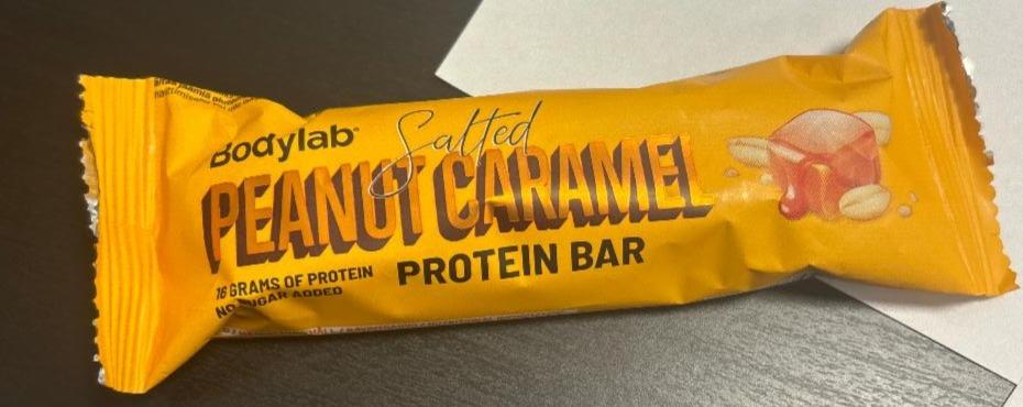 Fotografie - Protein bar salted peanut caramel Bodylab