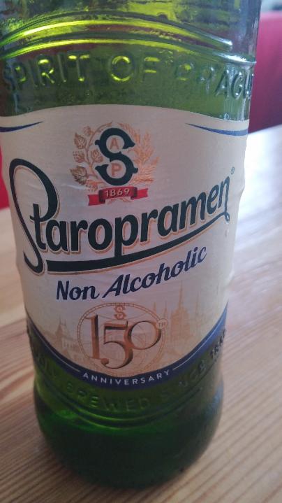 Fotografie - nealko pivo Staropramen