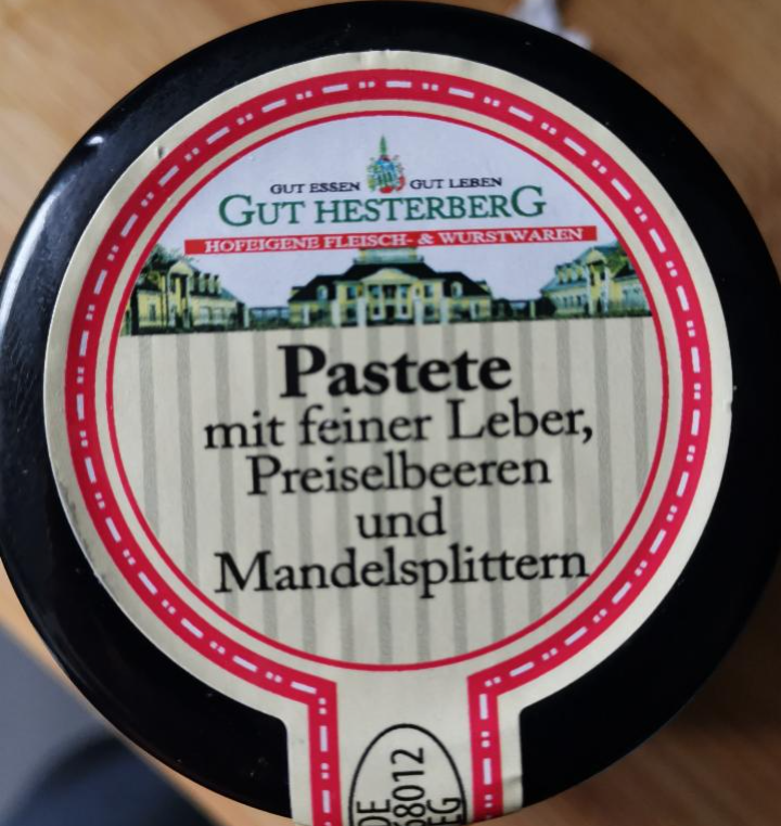 Fotografie - Pastete mit feiner Leber, Preiselbeeren und Mandelsplittern