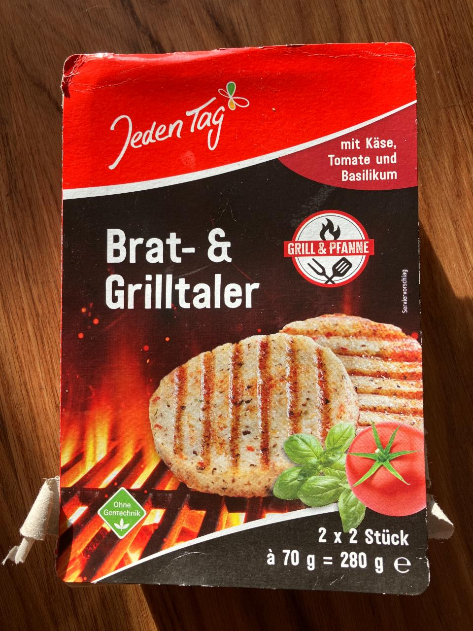 Fotografie - Brat- & grilltaler mit käse, tomate und basilikum Jeden Tag