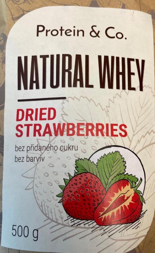 Fotografie - Natural whey dried strawberries Protein & Co.