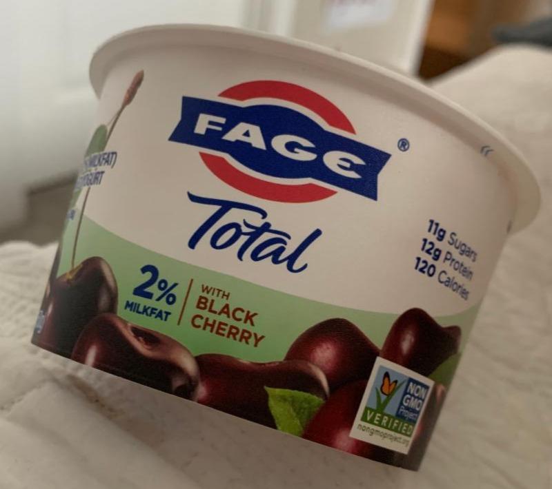 Fotografie - Total Black Cherry 2% Milkfat Fage