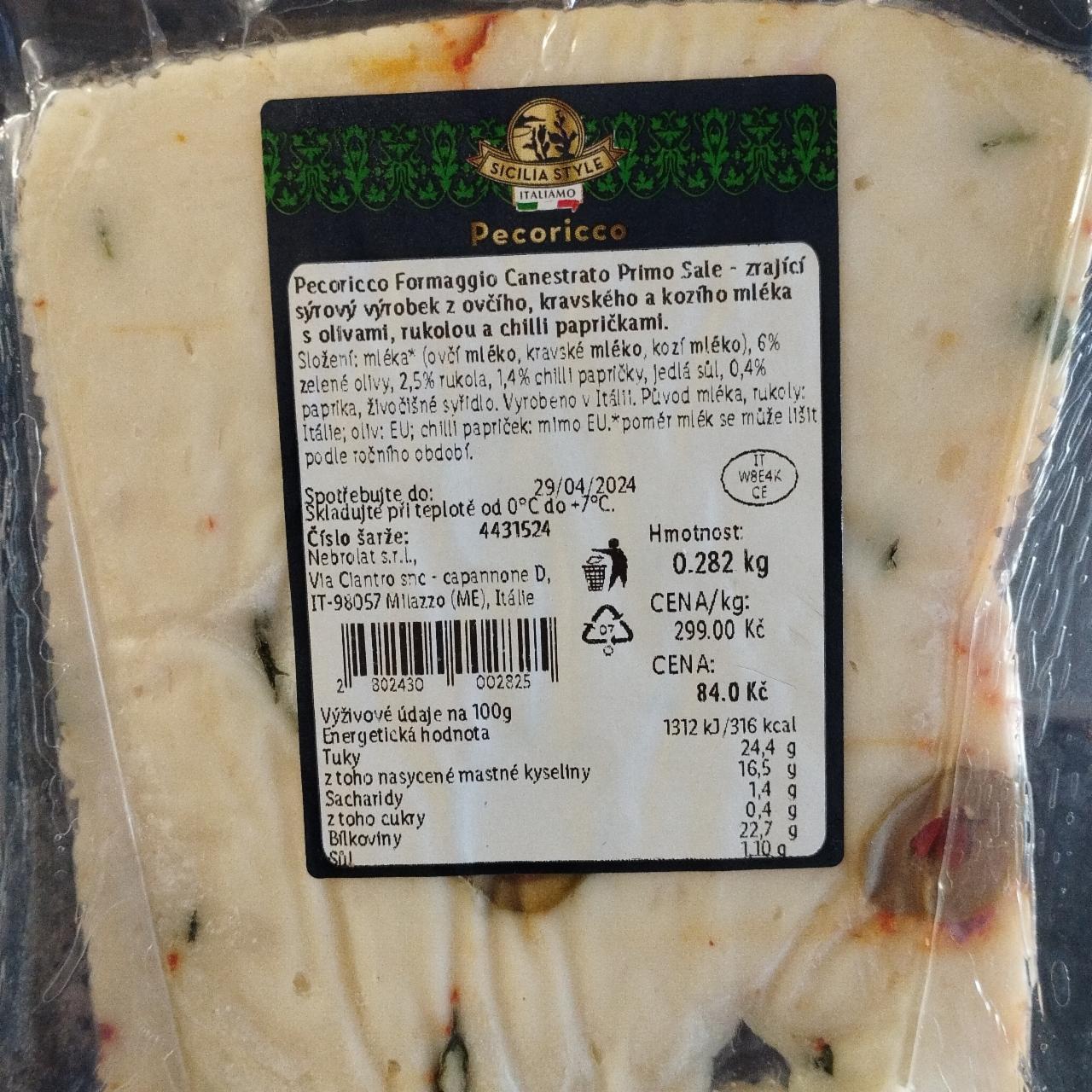 Fotografie - Pecoricco Formaggio Canestrato Primo Sale olivy, rukola, chilli Italiamo