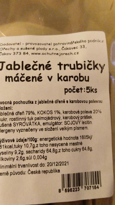 Fotografie - Jablečné trubičky máčené v karobu Ořechy a sušené plody