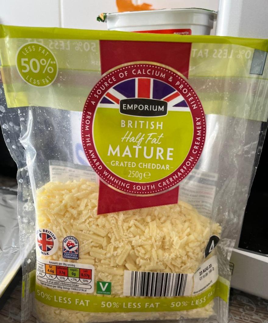 Fotografie - British Half Fat Mature Grated Cheddar Emporium